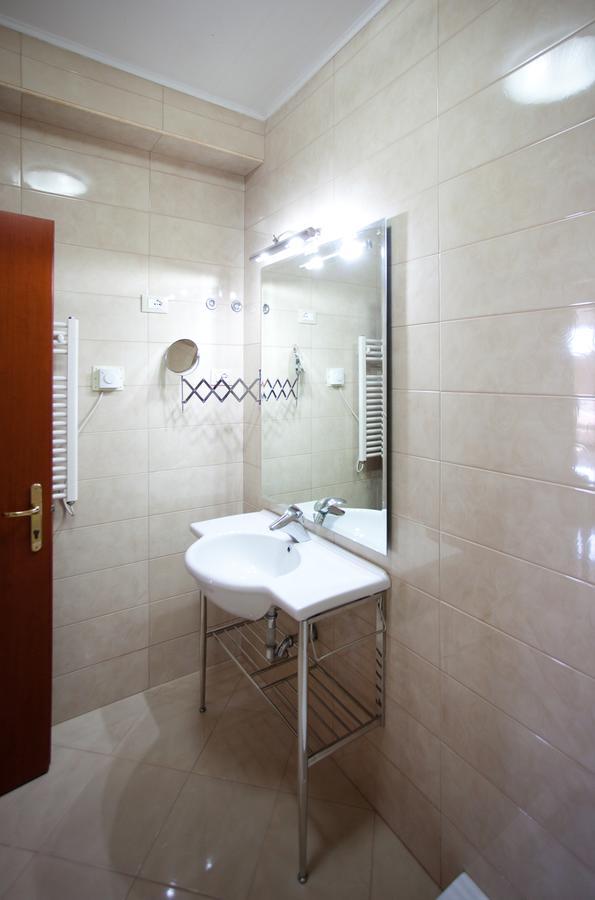 Orchidea Hotel Tirana Exterior foto